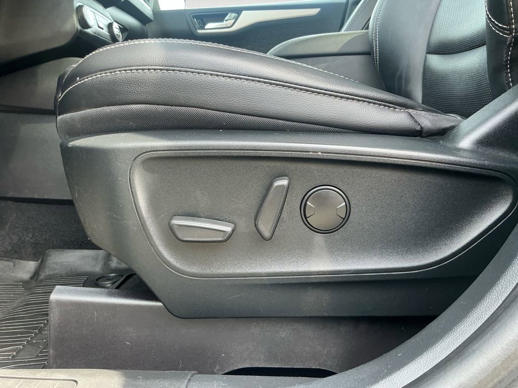 Used 2020 Ford Escape SE Sport image 22