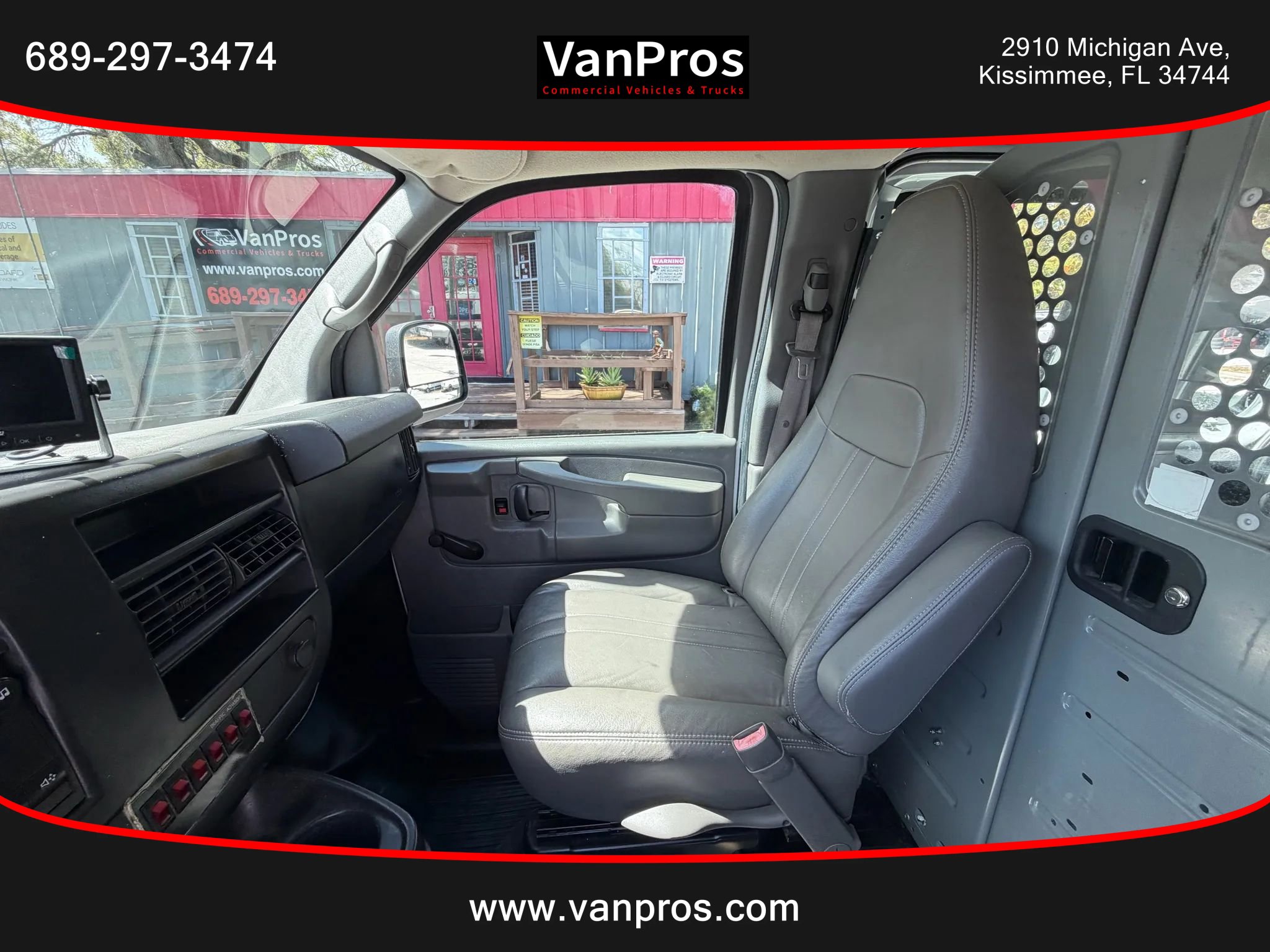 Used 2012 Chevrolet Express 3500 Extended image 11
