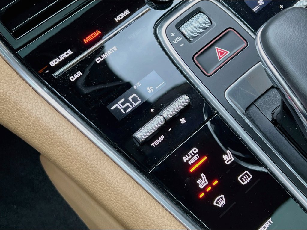 Certified 2018 Porsche Panamera 4 AWD/4WD image 18