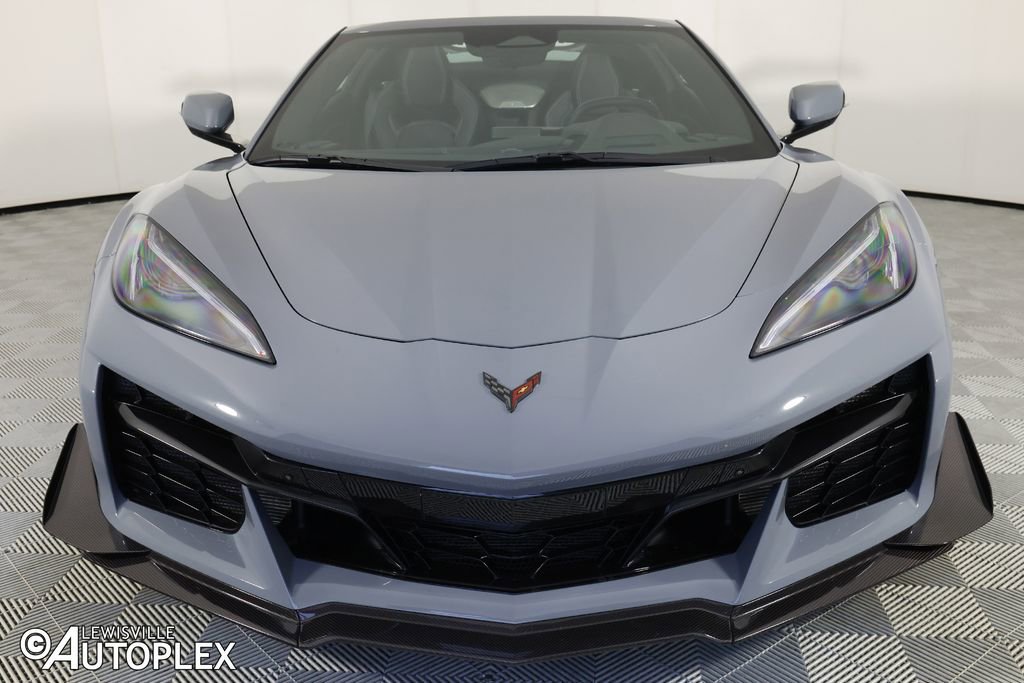 Used 2025 Chevrolet Corvette Z06 RWD image 2