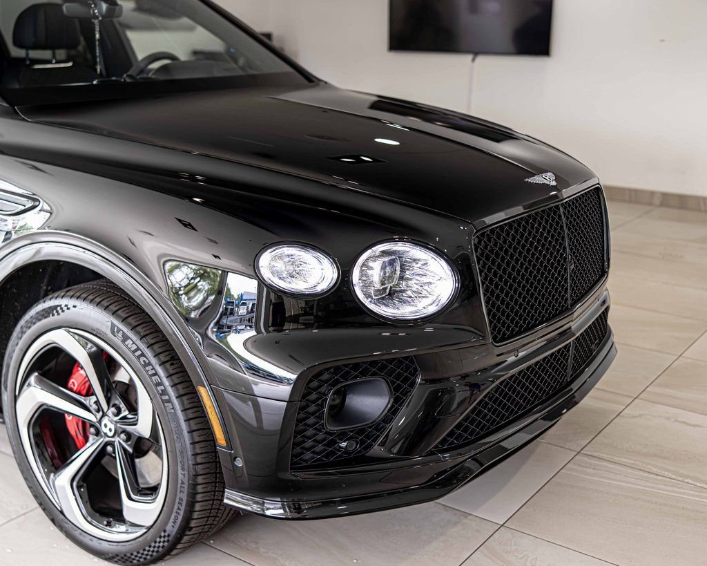 Used 2022 Bentley Bentayga AWD/4WD image 4