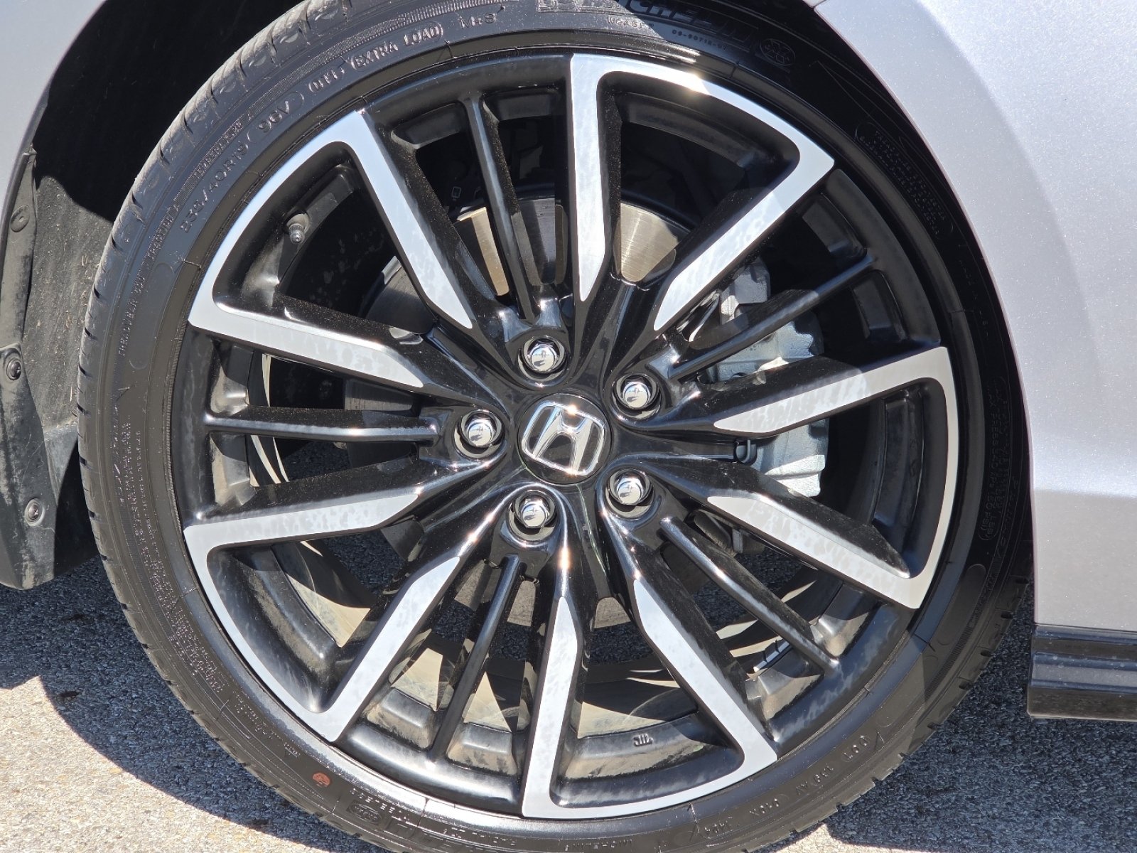 Used 2024 Honda Accord Touring image 11