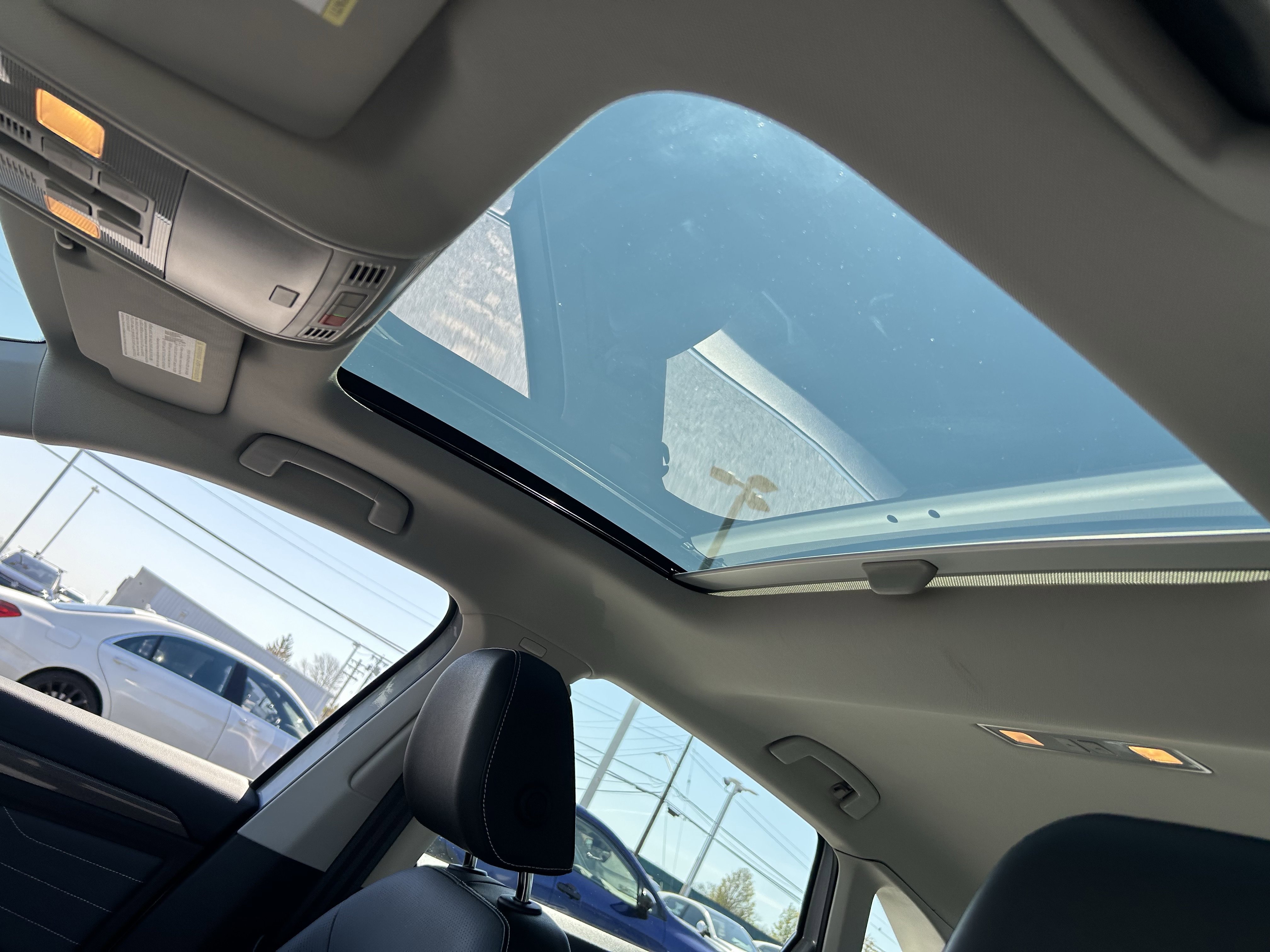 Certified 2025 Volkswagen Jetta SEL image 19