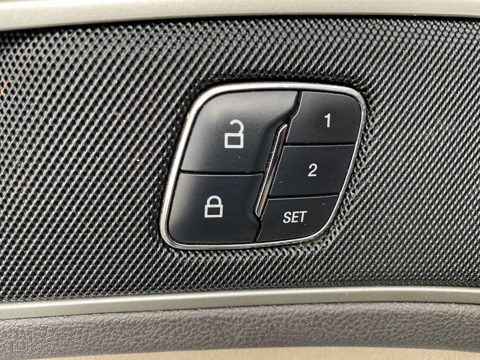 Used 2017 Lincoln MKZ Select FWD image 18