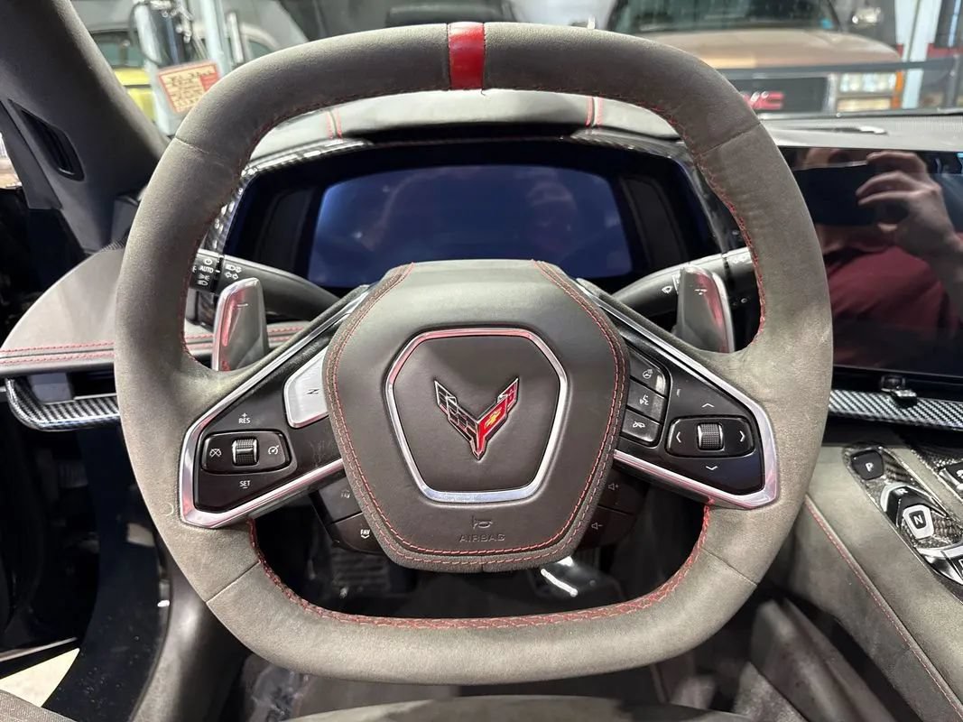 Used 2022 Chevrolet Corvette Stingray Premium Conv w/ Z51 Performance Package RWD image 93