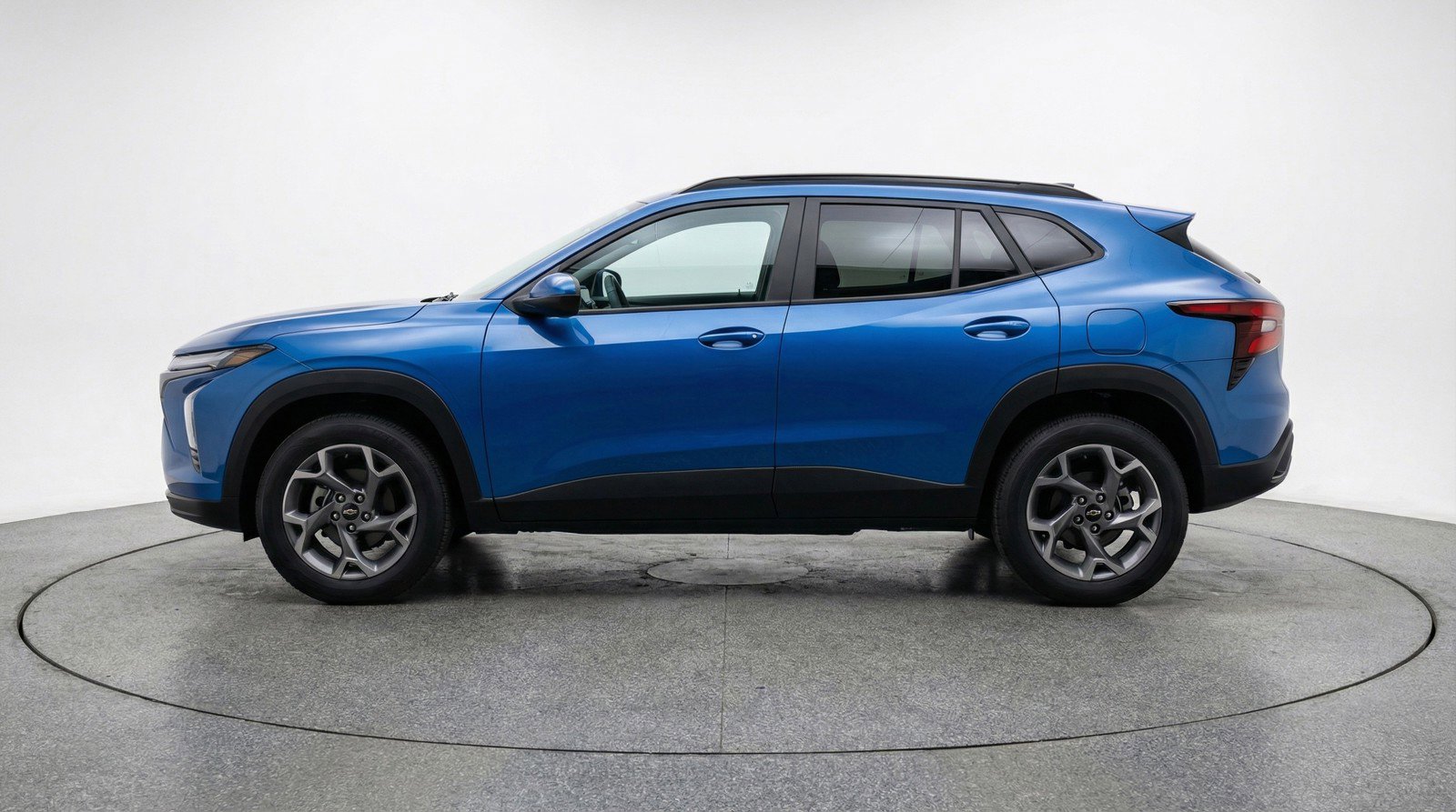 Used 2025 Chevrolet Trax LT FWD image 5