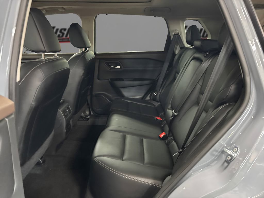 Used 2023 Nissan Rogue SL w/ SL Premium Package image 10