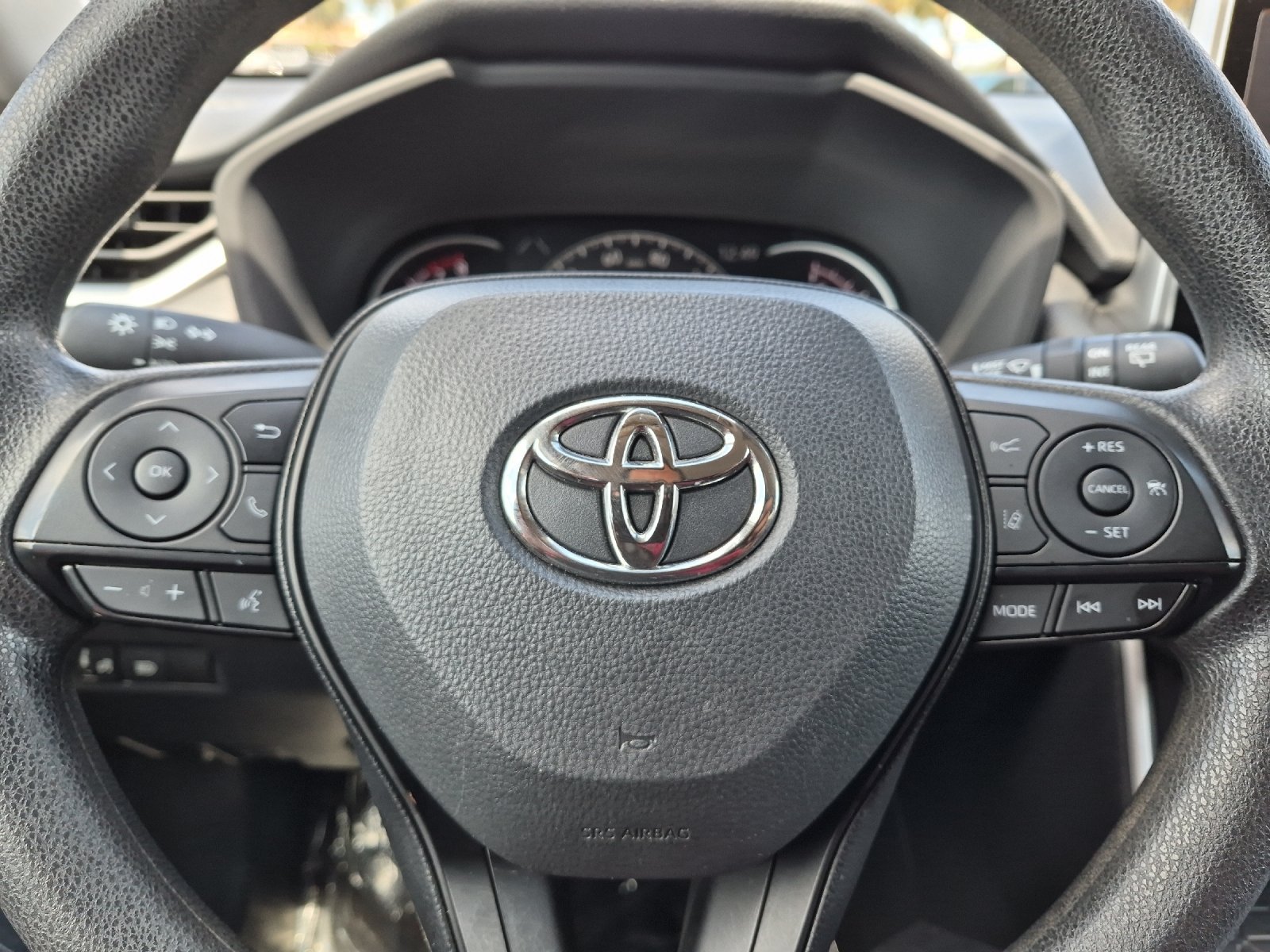 Certified 2025 Toyota RAV4 XLE FWD image 21