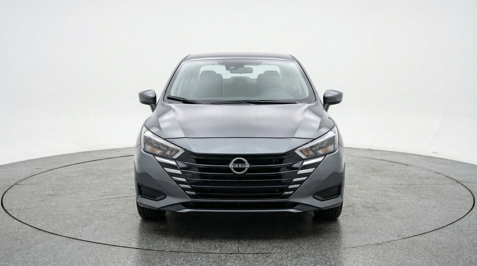 Used 2025 Nissan Versa SV image 2