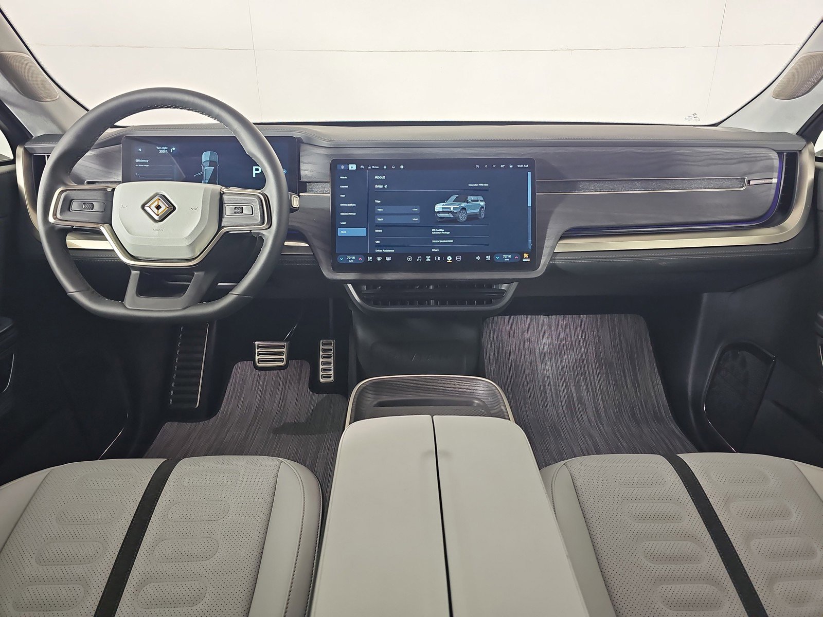 Used 2024 Rivian R1S Adventure image 26