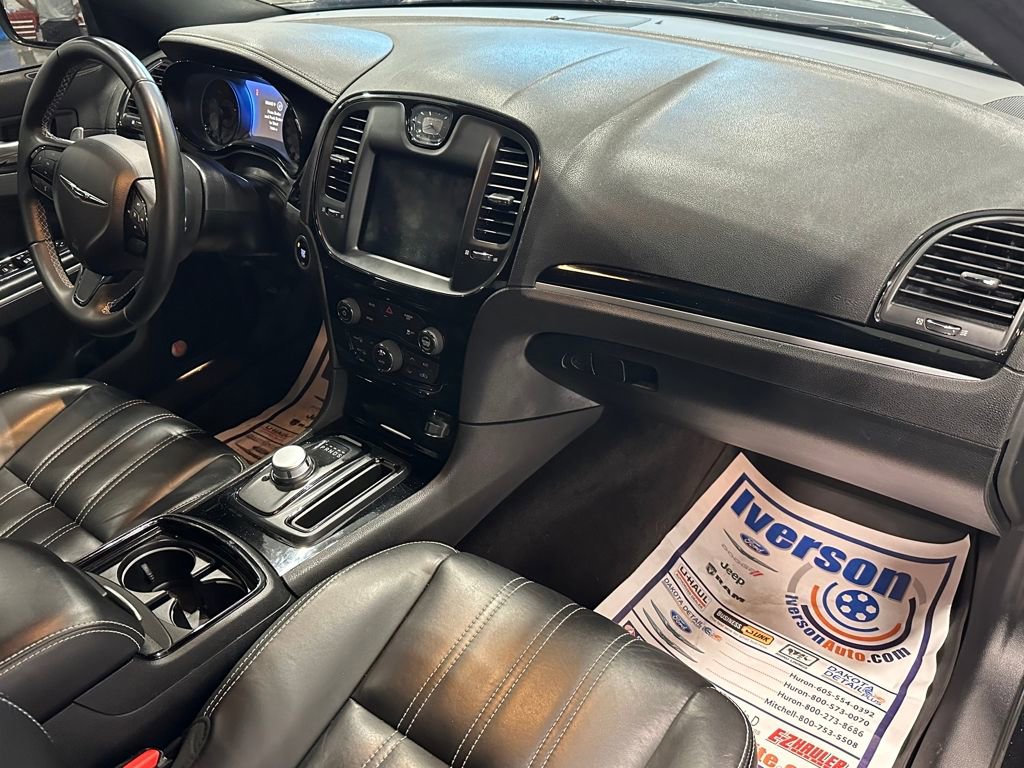 Used 2018 Chrysler 300 S w/ Beats Audio Group image 31