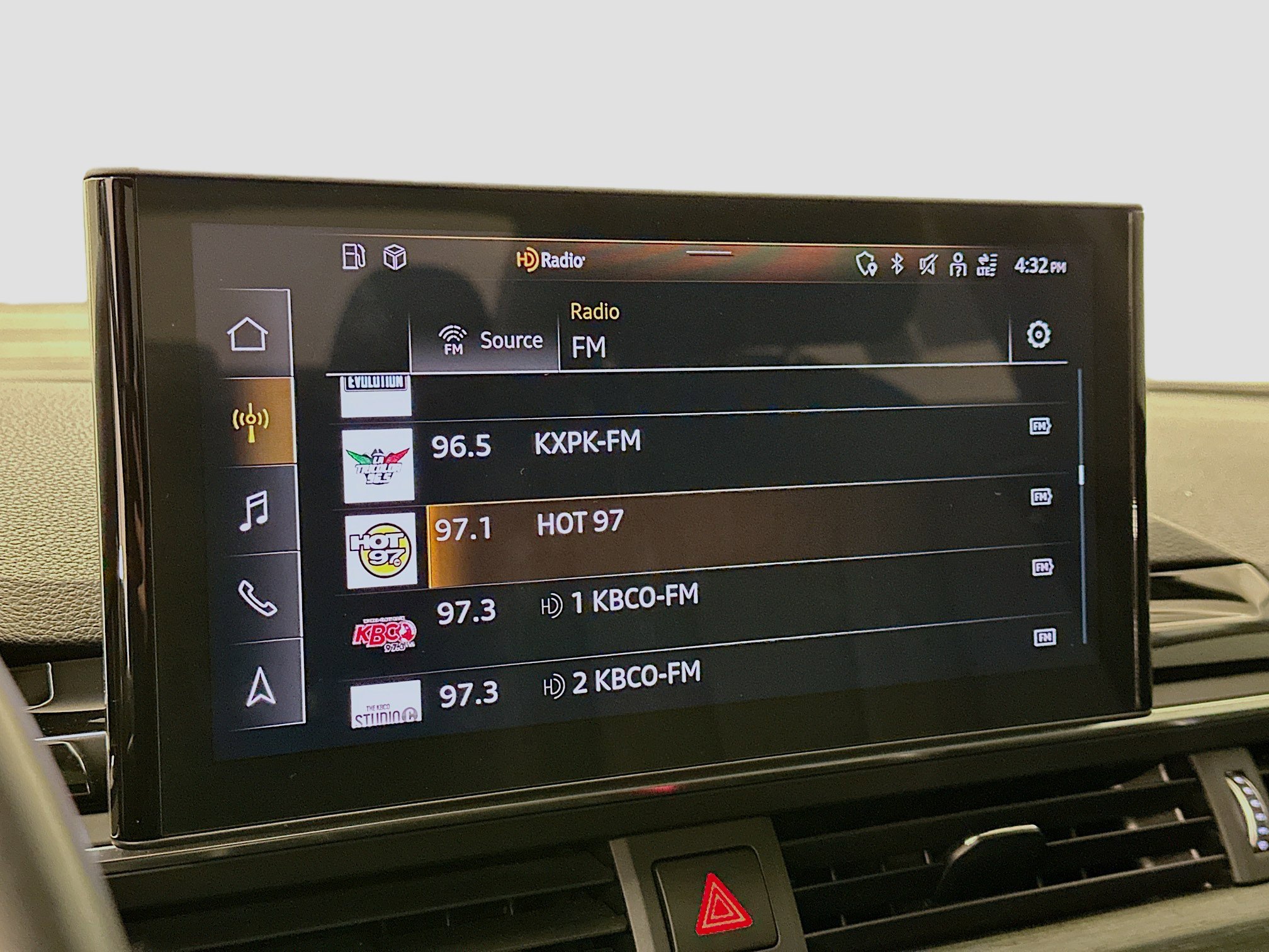 Used 2022 Audi A4 2.0T Premium Plus w/ Premium Plus Package image 21