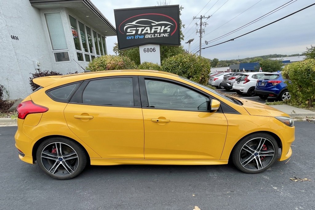 Used 2016 Ford Focus ST w/ Equipment Group 402A image 1