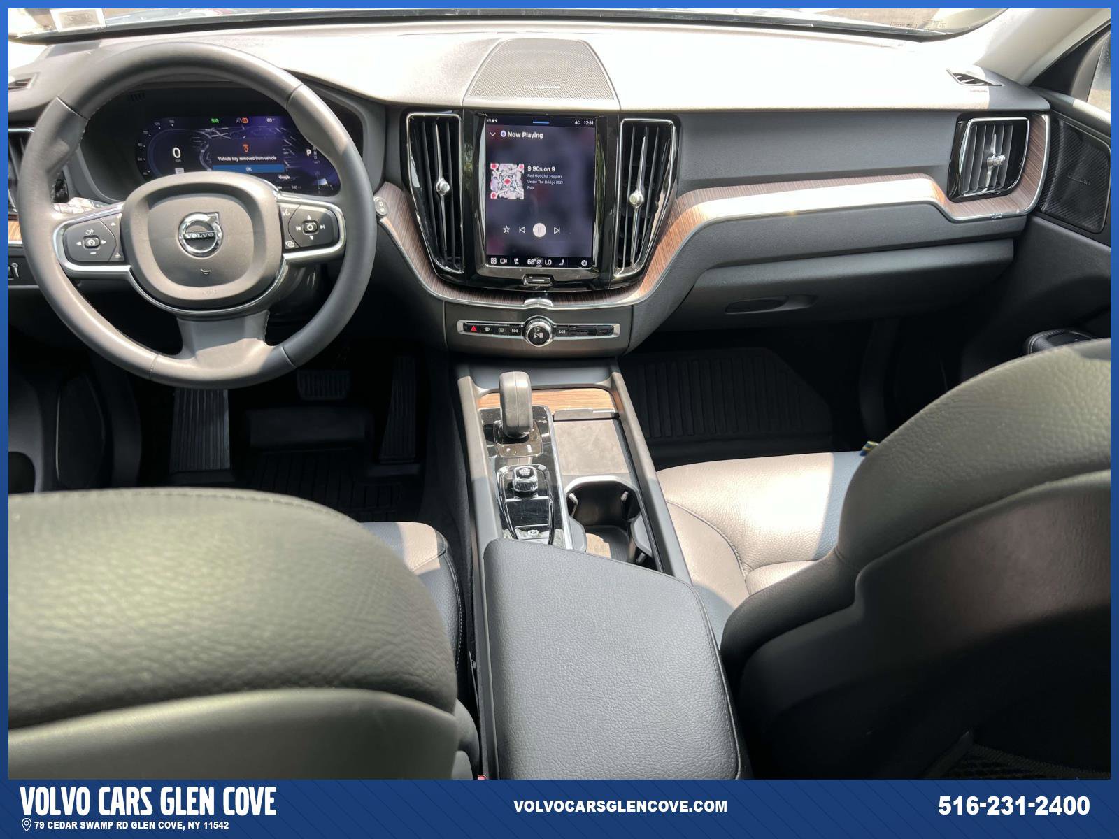 Certified 2022 Volvo XC60 B5 Momentum w/ Climate Package image 13