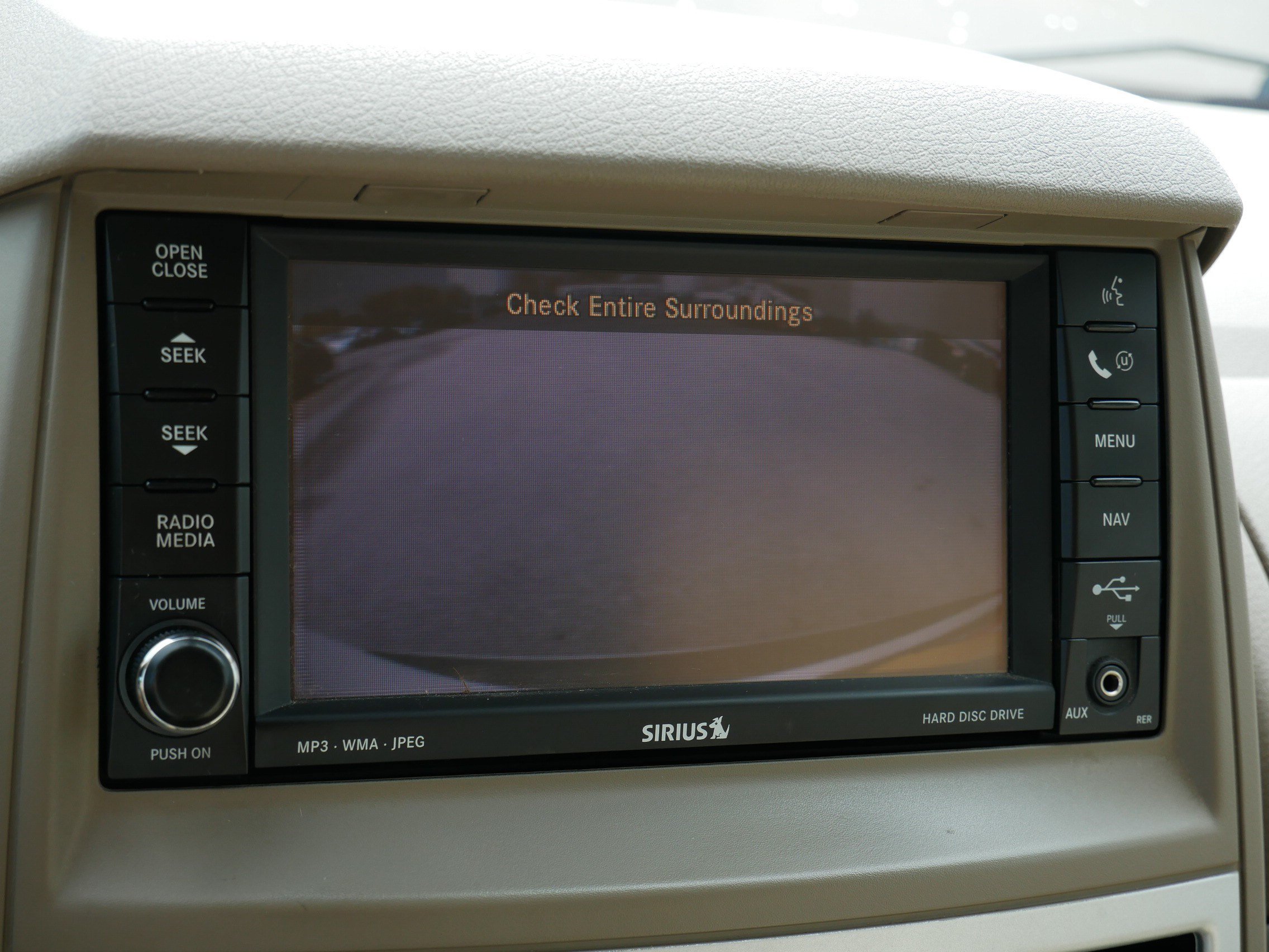 Used 2010 Chrysler Town & Country Limited FWD image 27