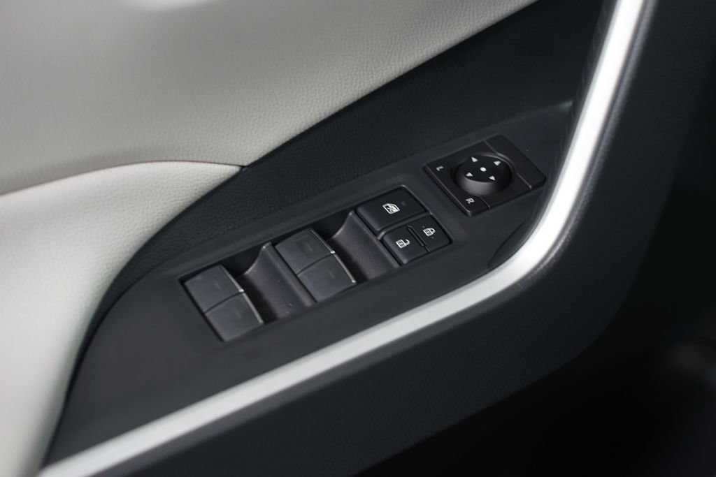 New 2025 Toyota RAV4 XLE image 31