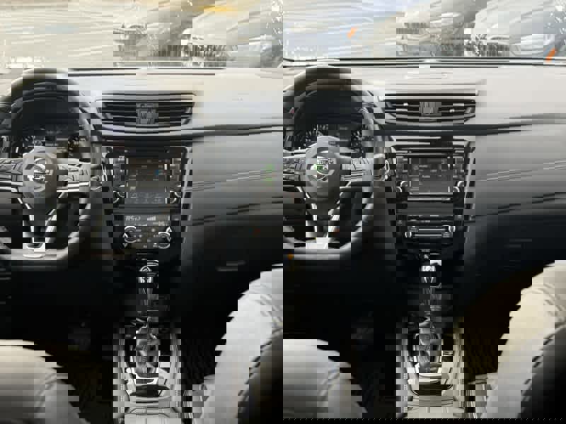 Used 2020 Nissan Rogue SL w/ Premium Package image 24