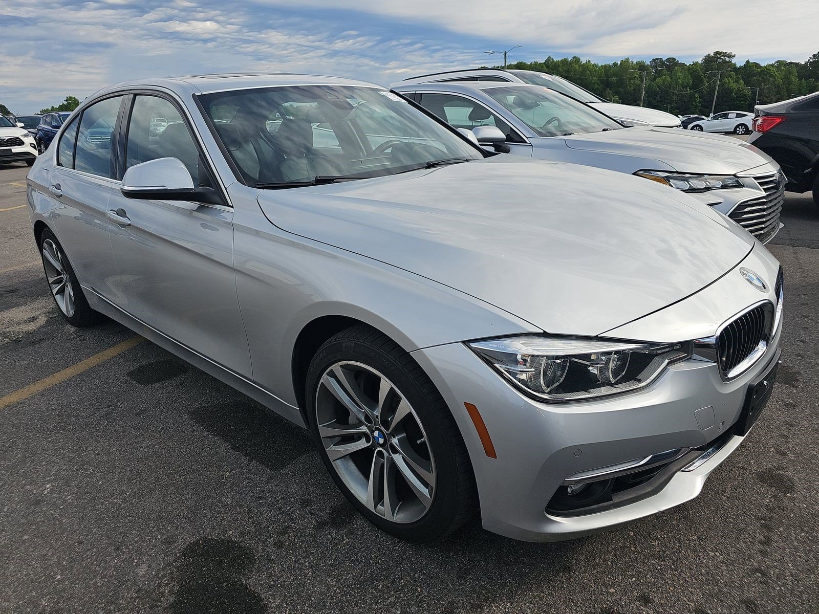 Used 2018 BMW 340i xDrive Sedan AWD/4WD image 4