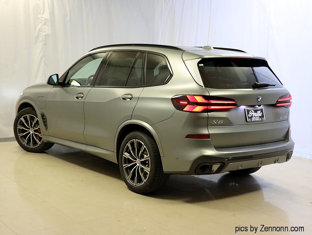 Used 2026 BMW X5 xDrive50e w/ M Sport Package image 9