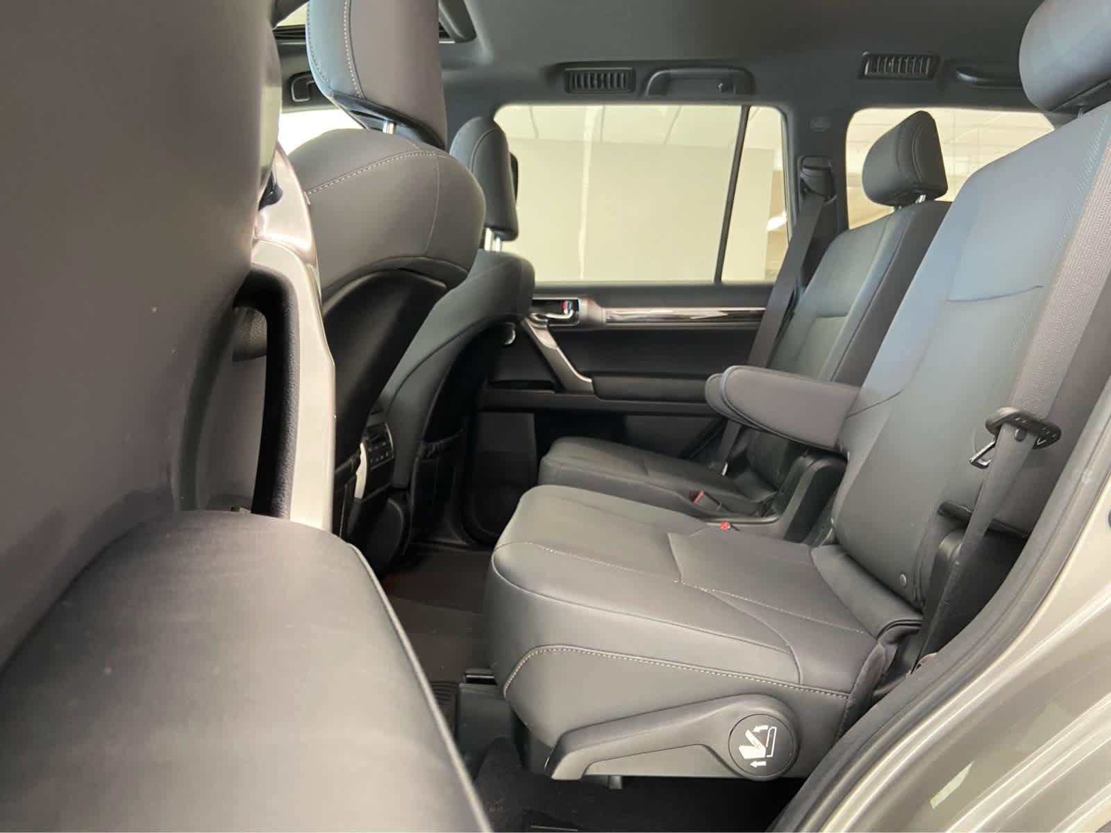 Used 2023 Lexus GX 460 Premium image 14