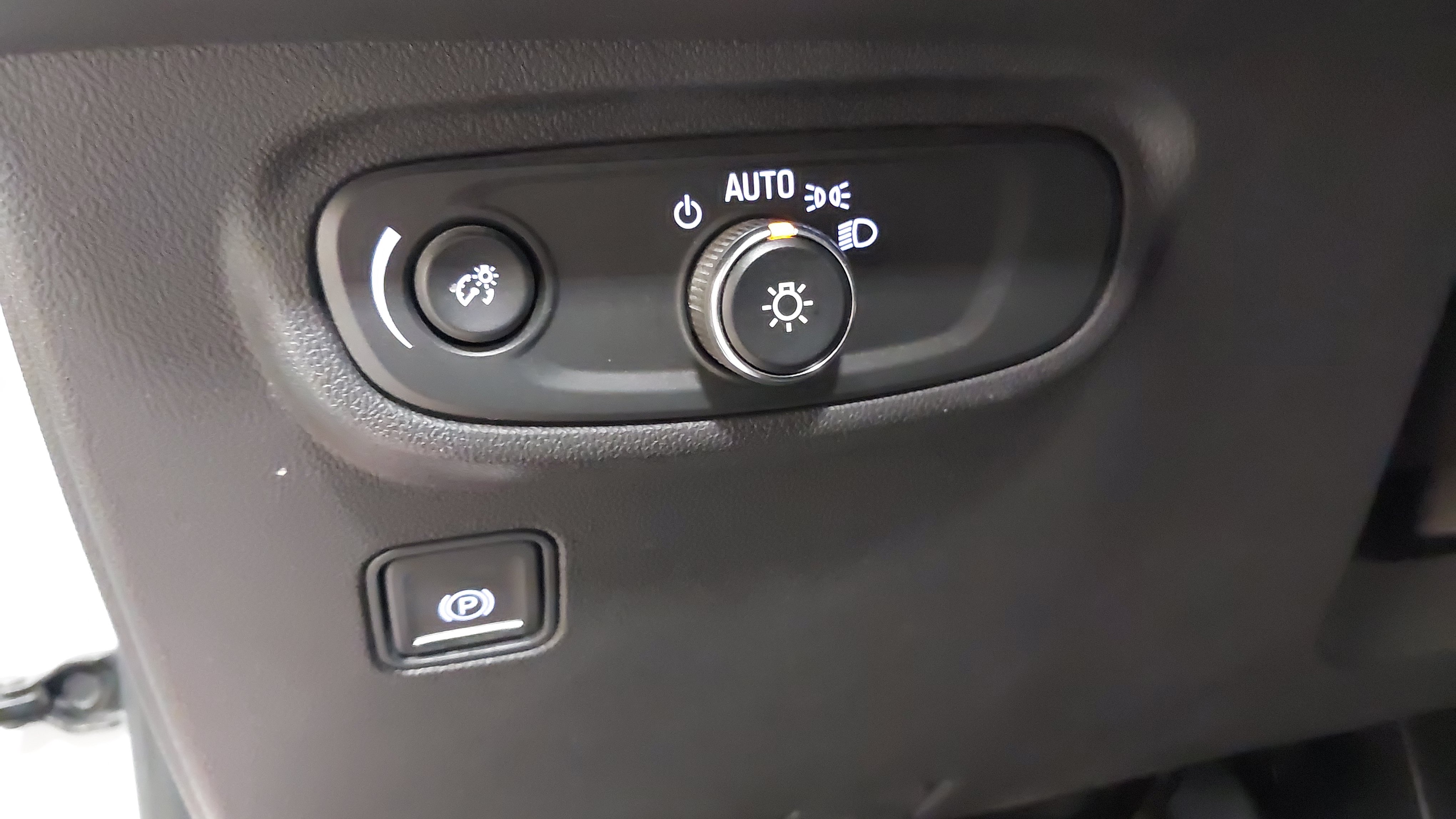 Used 2024 GMC Terrain SLE w/ Driver Convenience Package AWD/4WD image 23