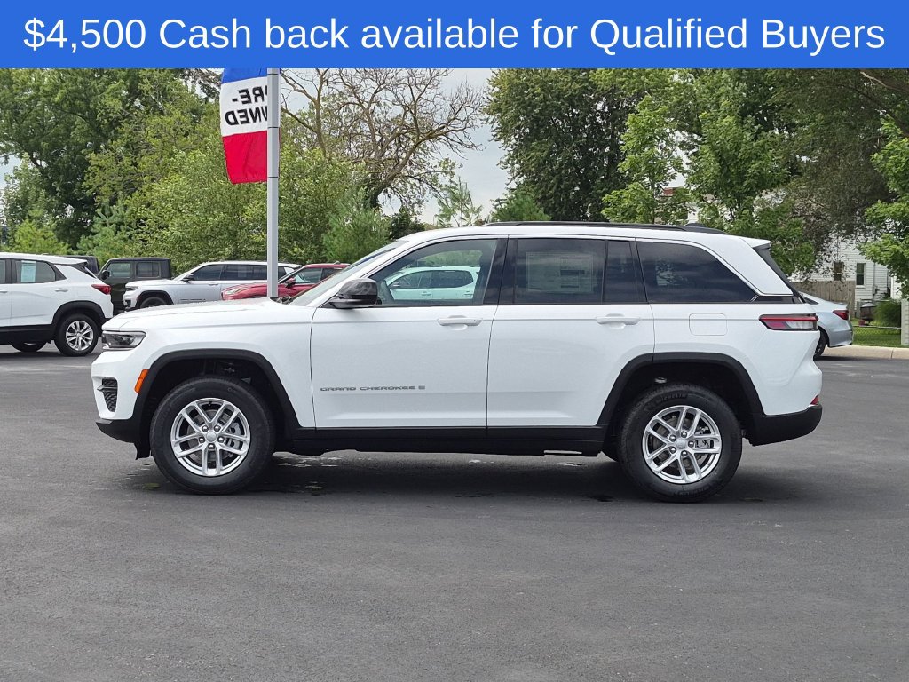 New 2026 Jeep Grand Cherokee Laredo w/ Trailer Tow Package AWD/4WD image 6