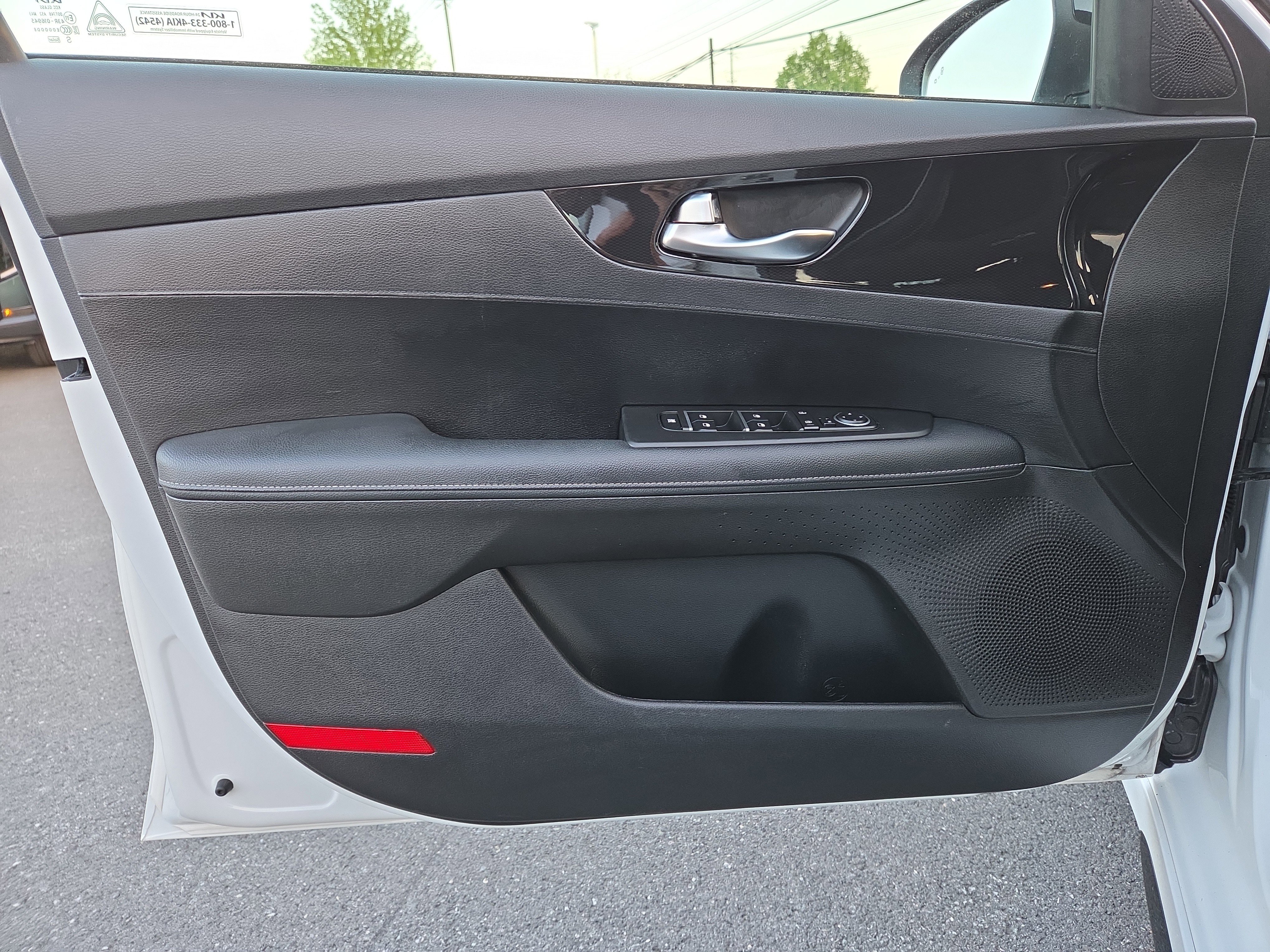 Certified 2024 Kia Forte GT-Line FWD image 13