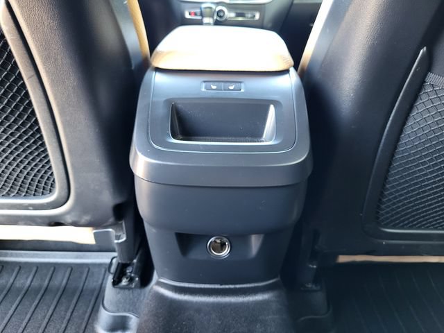 Used 2018 Volvo XC60 T5 Momentum w/ Convenience Package AWD/4WD image 24