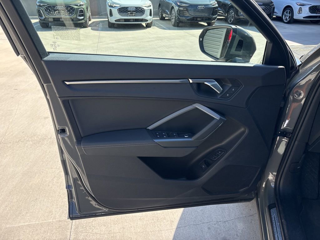 Used 2025 Audi Q3 2.0T Premium w/ Convenience Package image 10