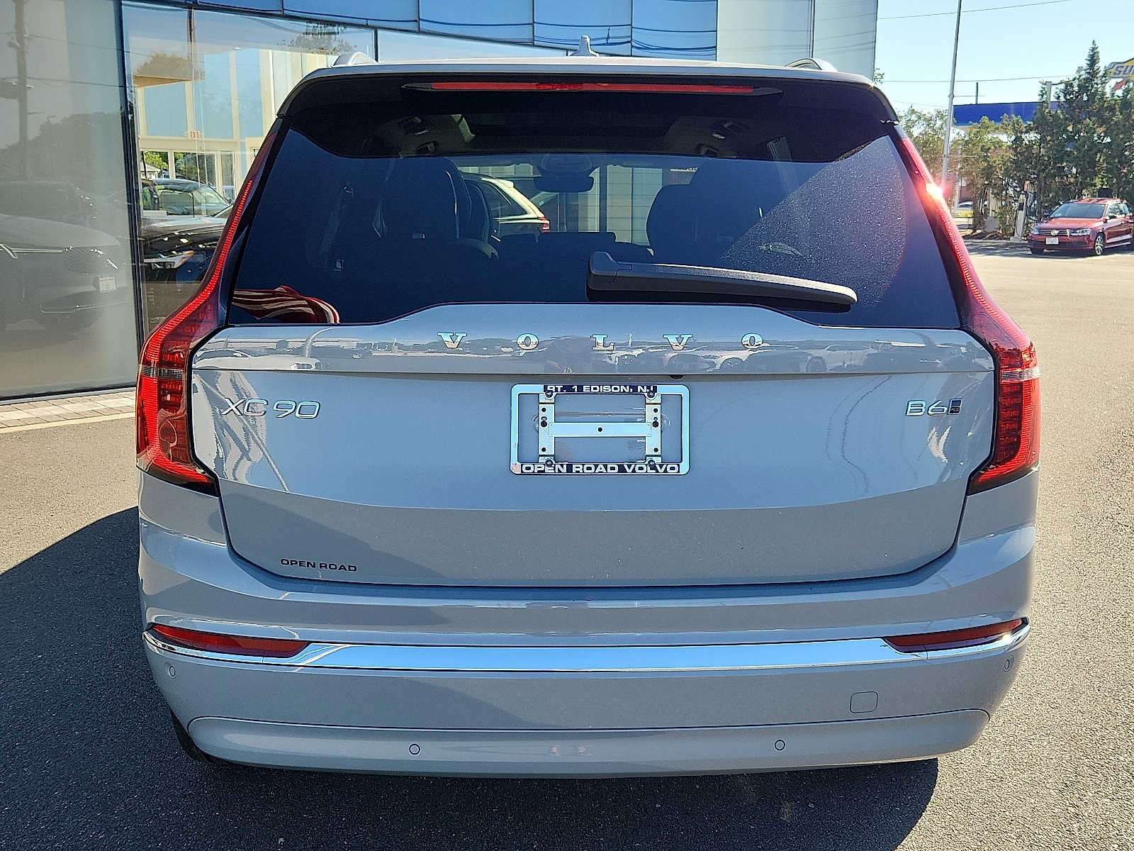 Used 2026 Volvo XC90 B6 Ultra w/ Protection Package AWD/4WD image 5
