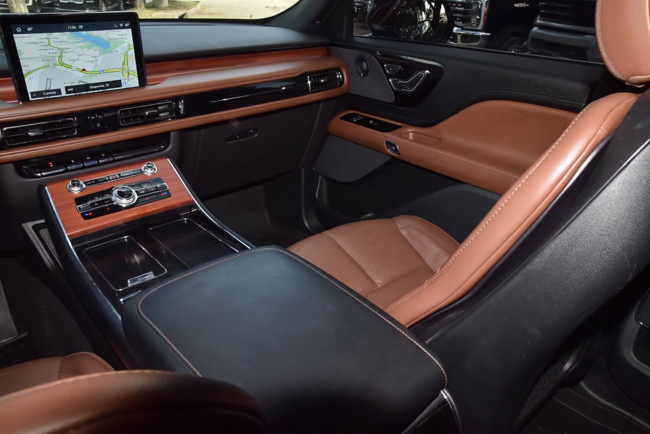 Certified 2024 Lincoln Aviator Reserve AWD/4WD image 18