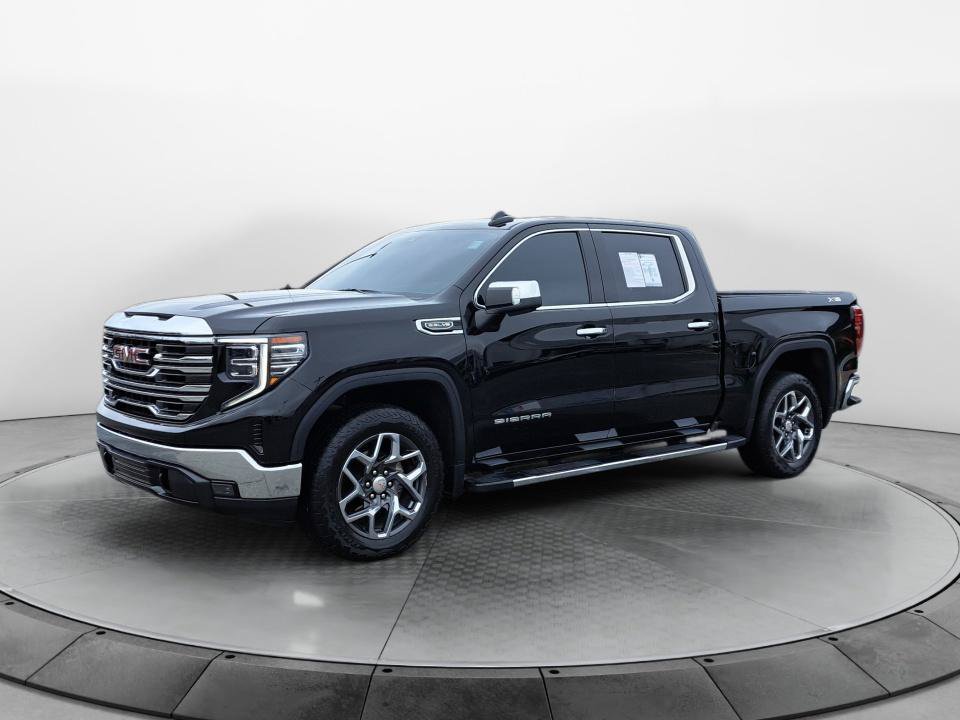 Used 2023 GMC Sierra 1500 SLT w/ SLT Premium Package AWD/4WD image 3