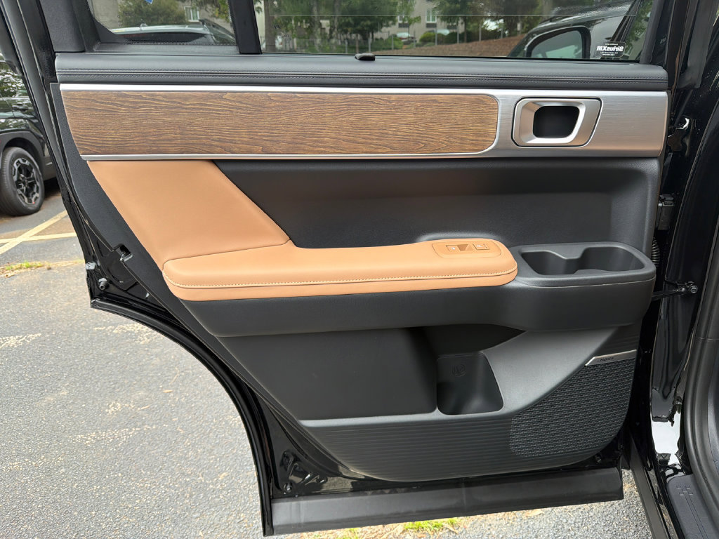 New 2027 Hyundai Santa Fe Limited FWD image 22