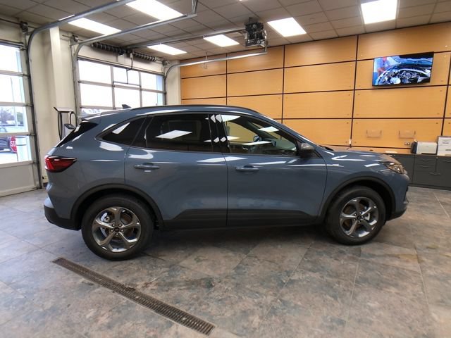 New 2026 Ford Escape ST-Line w/ Tech Pack #1 AWD/4WD image 8