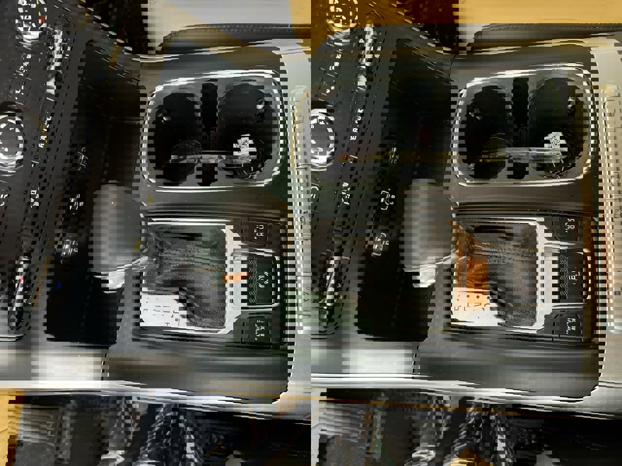 Used 2023 Kia Carnival LX image 22