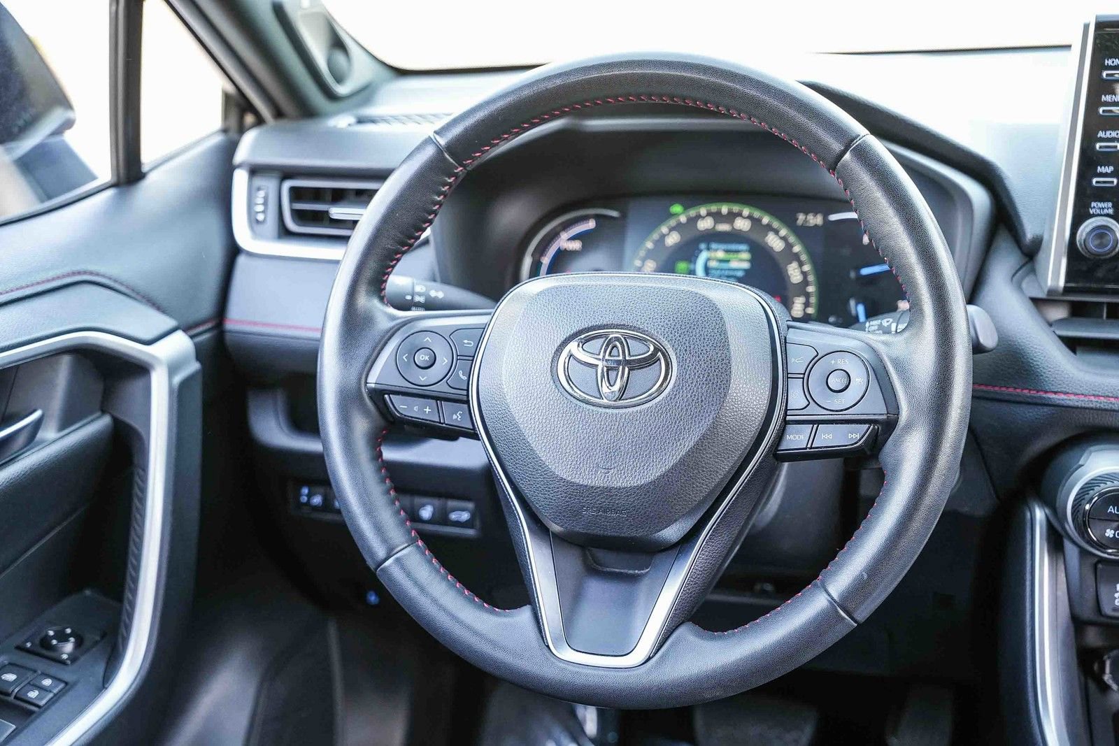 Used 2021 Toyota RAV4 XSE w/ Weather Package AWD/4WD image 15