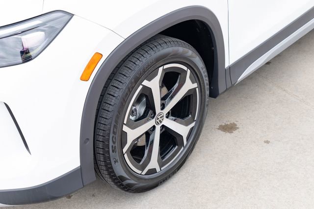 New 2026 Volkswagen Tiguan SE image 12