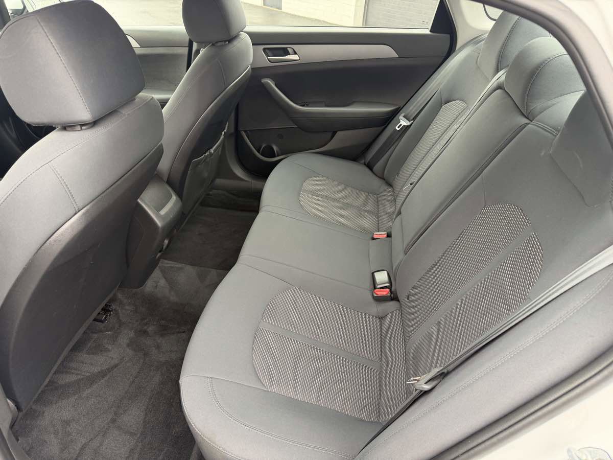 Used 2018 Hyundai Sonata SE w/ Cargo Package FWD image 12