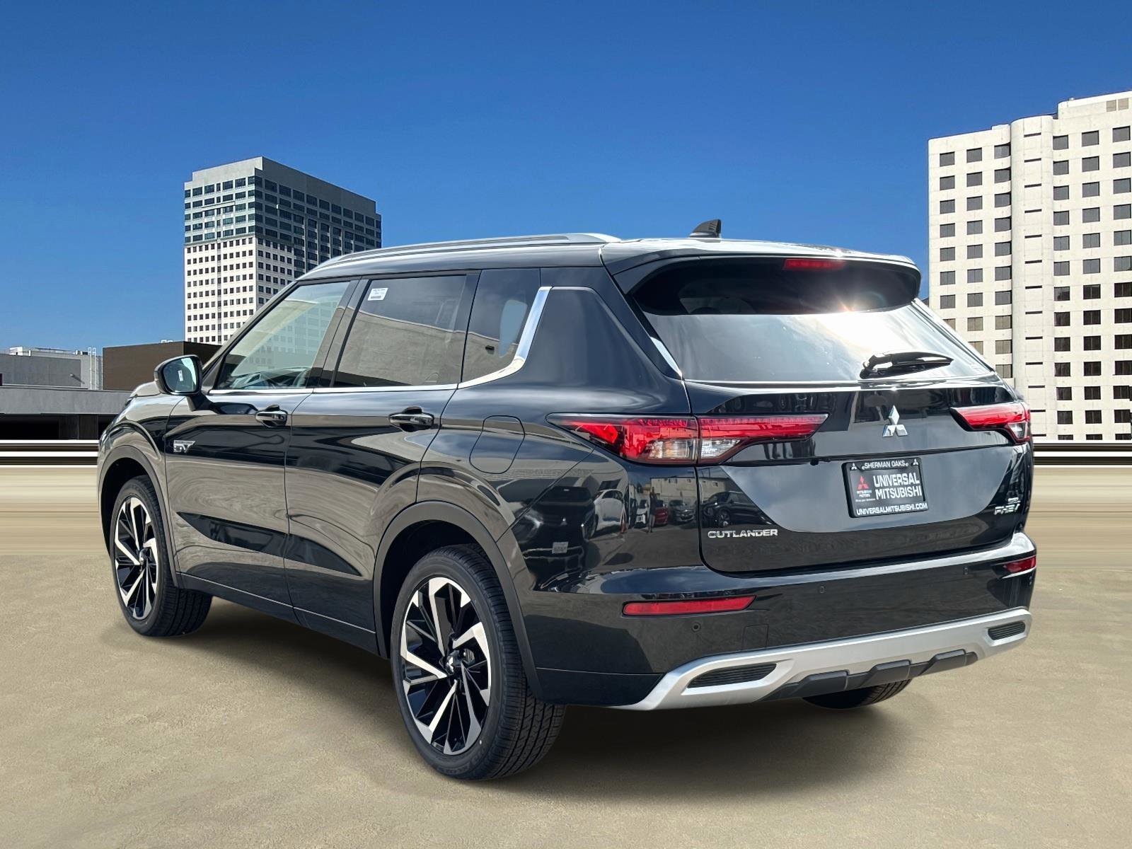 New 2025 Mitsubishi Outlander SEL image 3