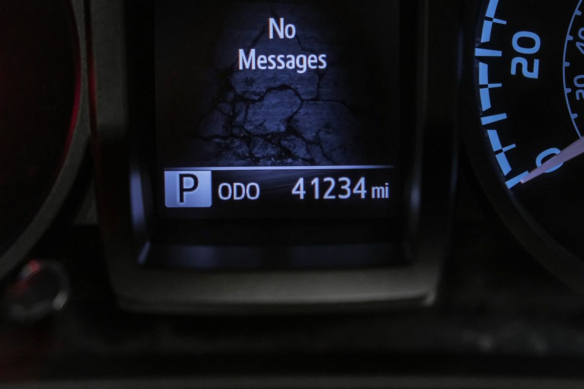 Used 2020 Toyota Tacoma TRD Off-Road w/ Advanced Technology Package image 19