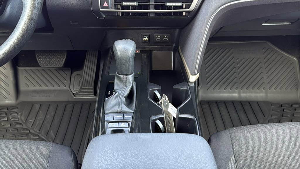 Used 2025 Toyota Camry LE FWD image 25