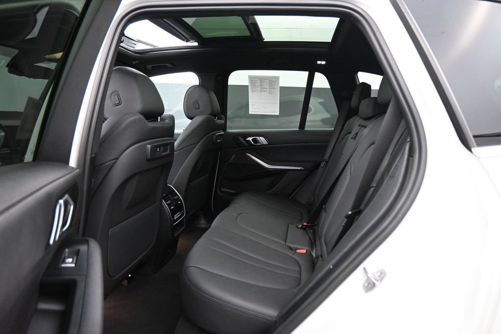 Used 2022 BMW X5 xDrive45e w/ Climate Comfort Package AWD/4WD image 17