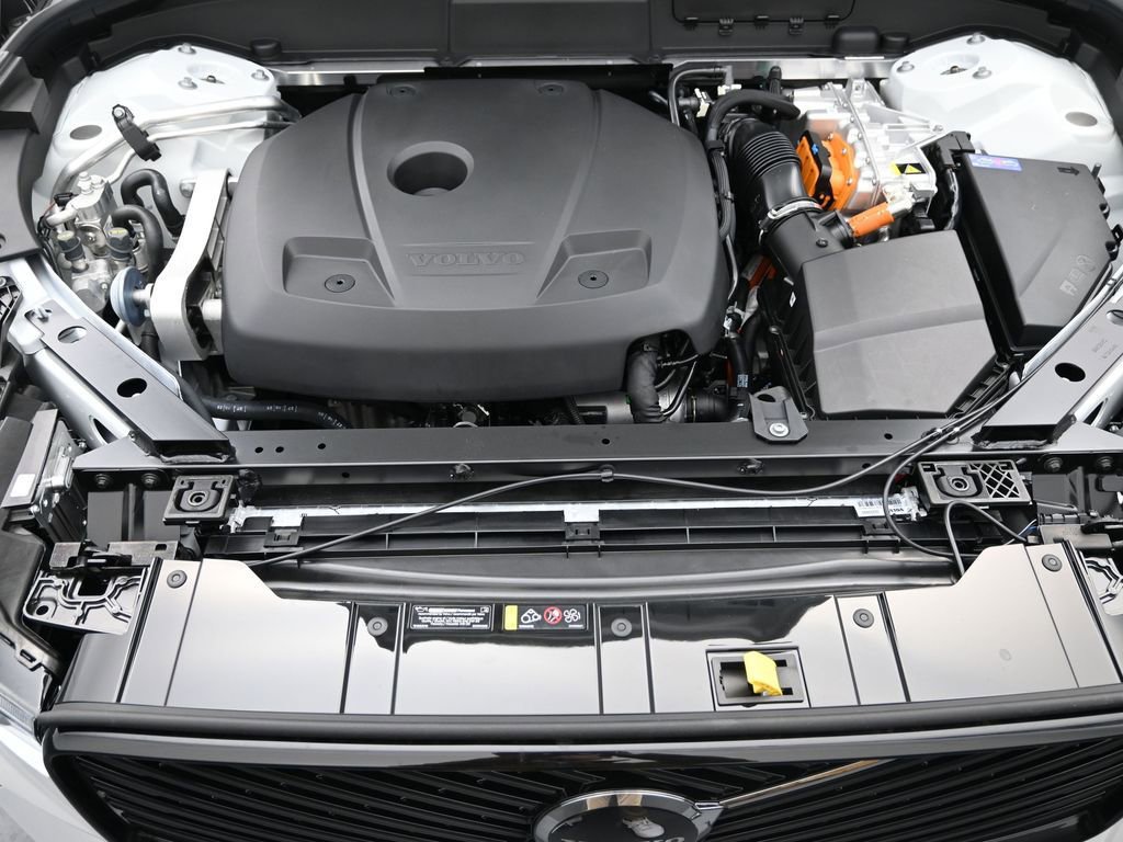 New 2026 Volvo XC60 T8 Core w/ Climate Package image 14