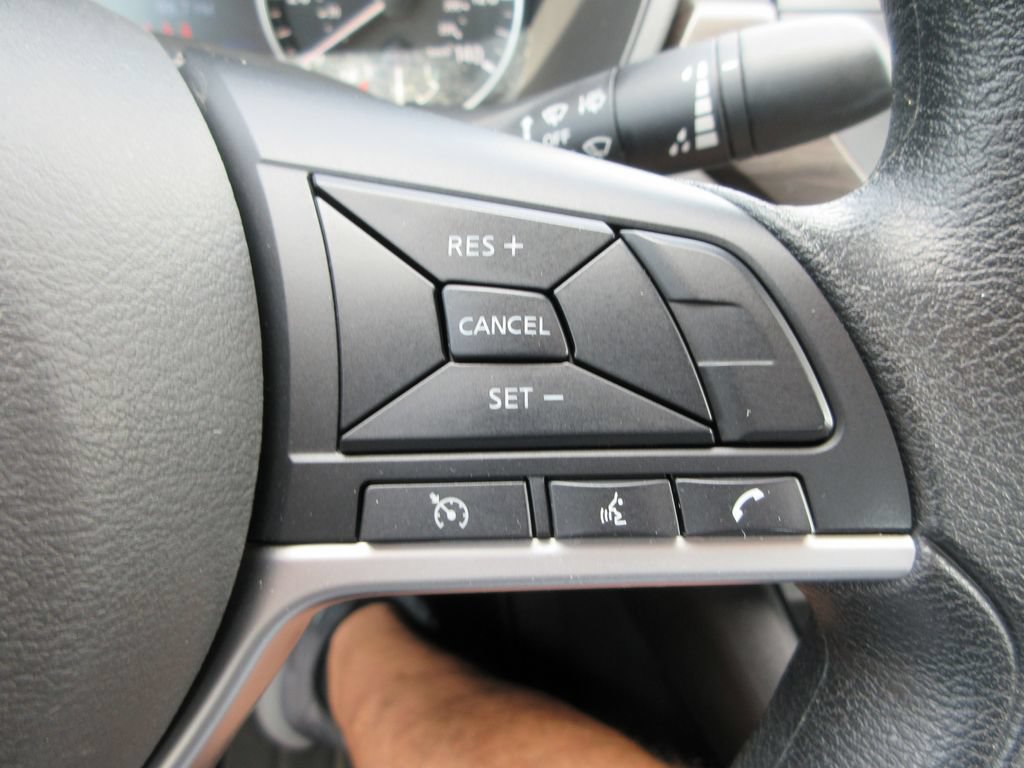 Used 2024 Nissan Altima 2.5 SV FWD image 23
