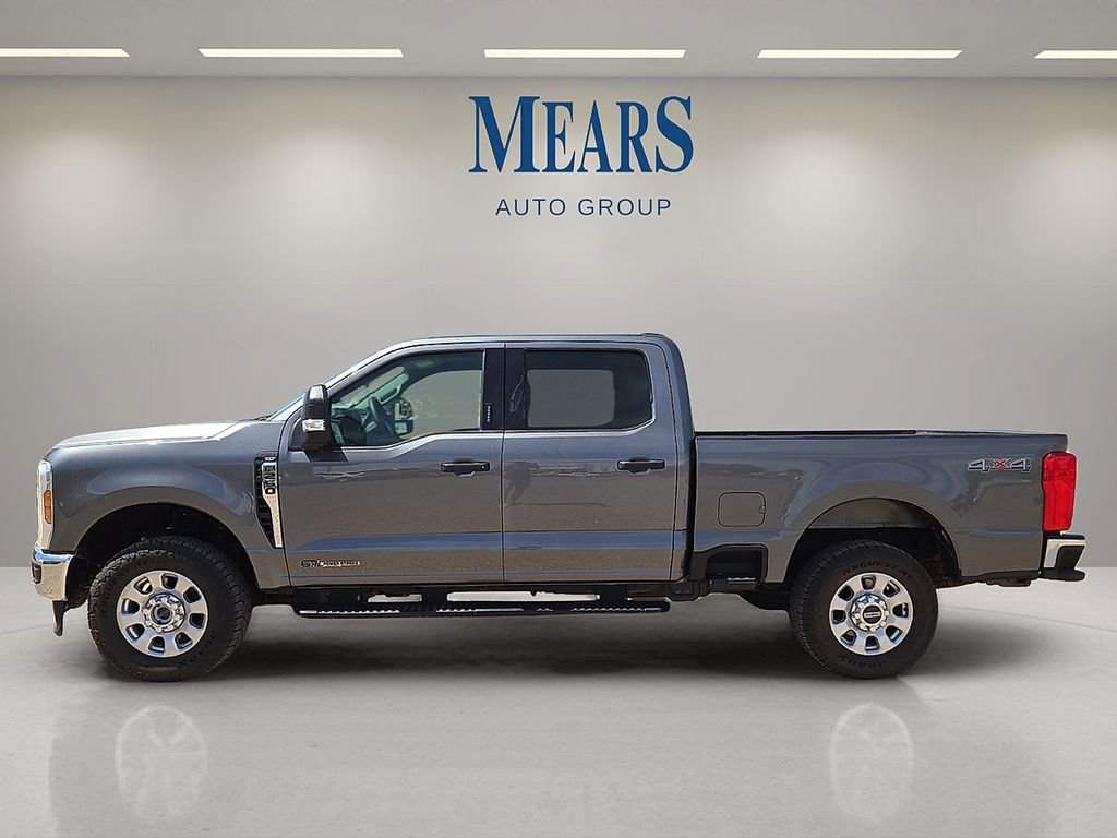 Used 2024 Ford F250 XLT AWD/4WD image 2