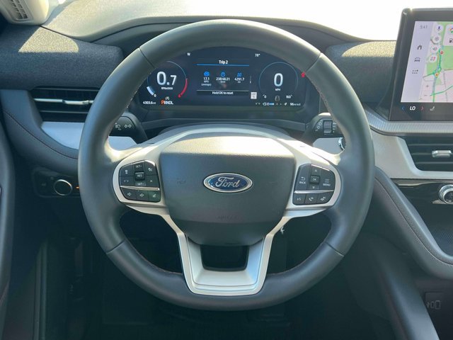 Used 2026 Ford Explorer Active AWD/4WD image 18