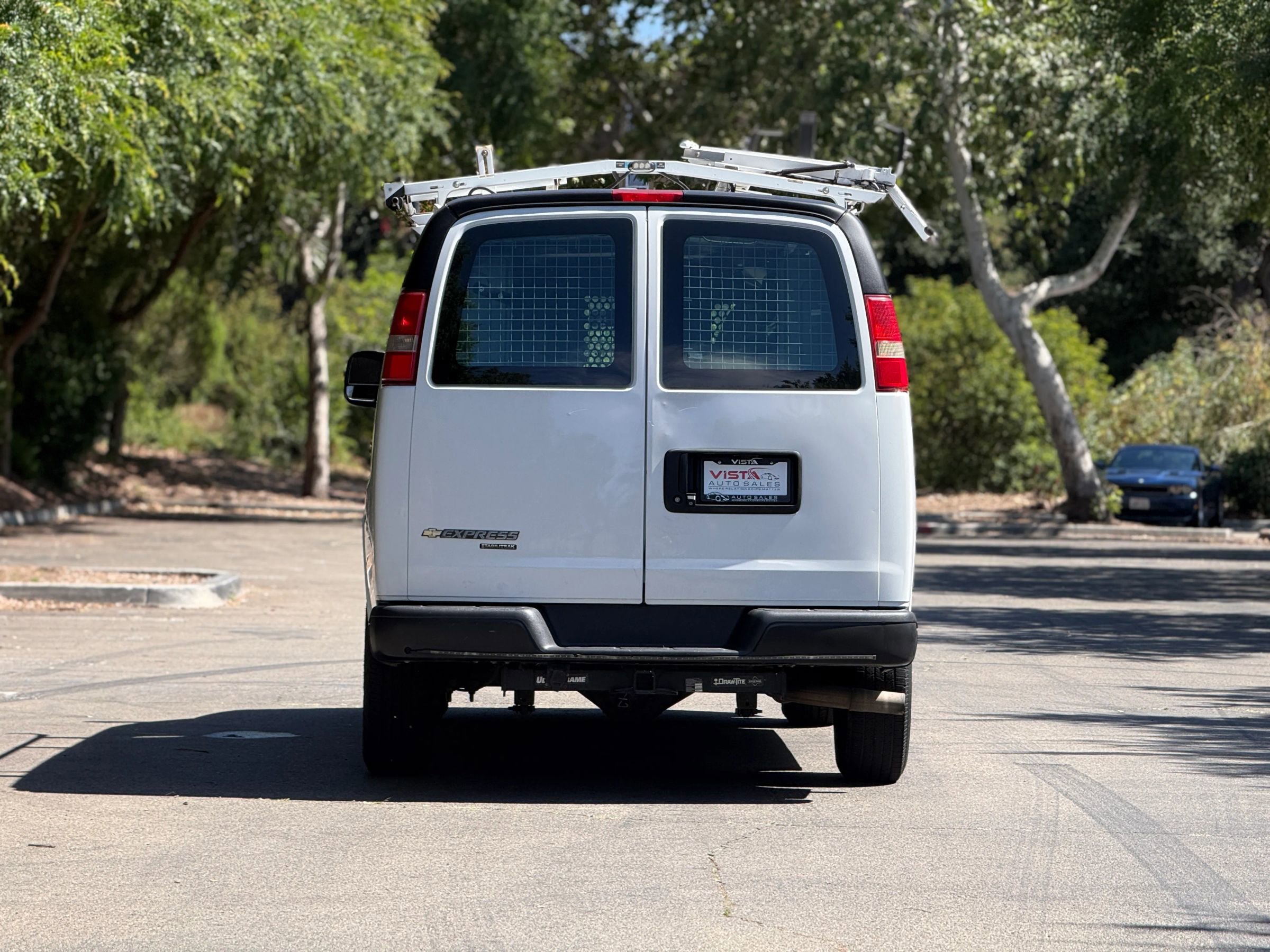Used 2015 Chevrolet Express 2500 image 3