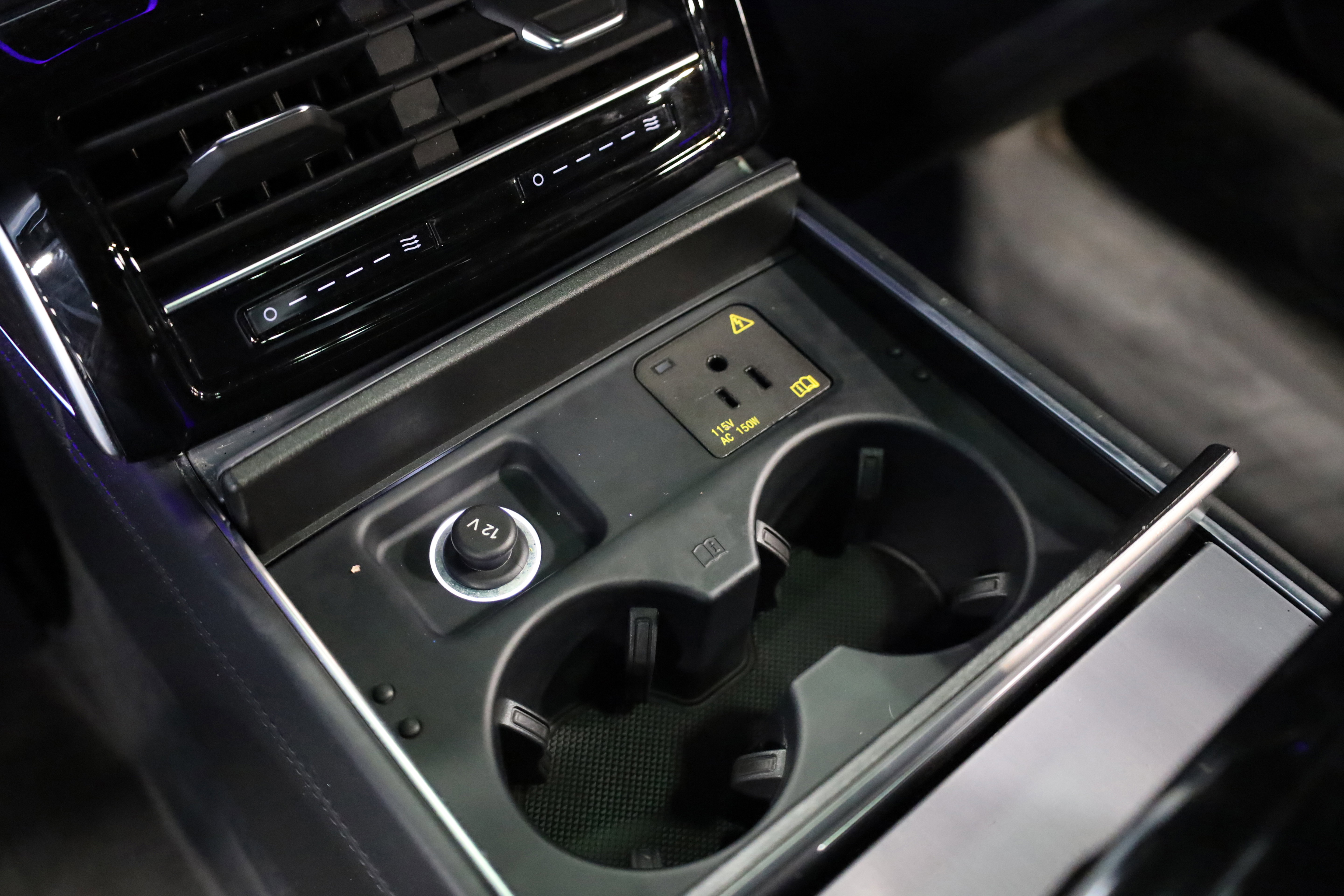 Used 2020 Audi A8 L 4.0T w/ Sport Plus Package image 43