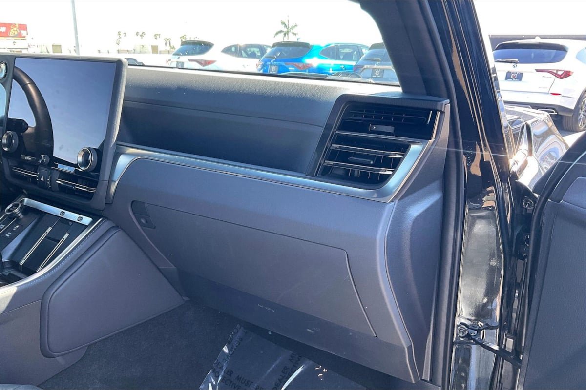 Used 2024 Lexus GX 550 w/ Accessory Package (Z1) AWD/4WD image 14