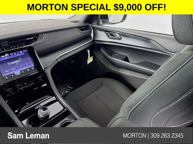 New 2025 Jeep Grand Cherokee L Laredo image 22